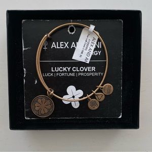 NWT Alex and Ani +Energy Lucky Clover Charm Bracelet Rose Gold